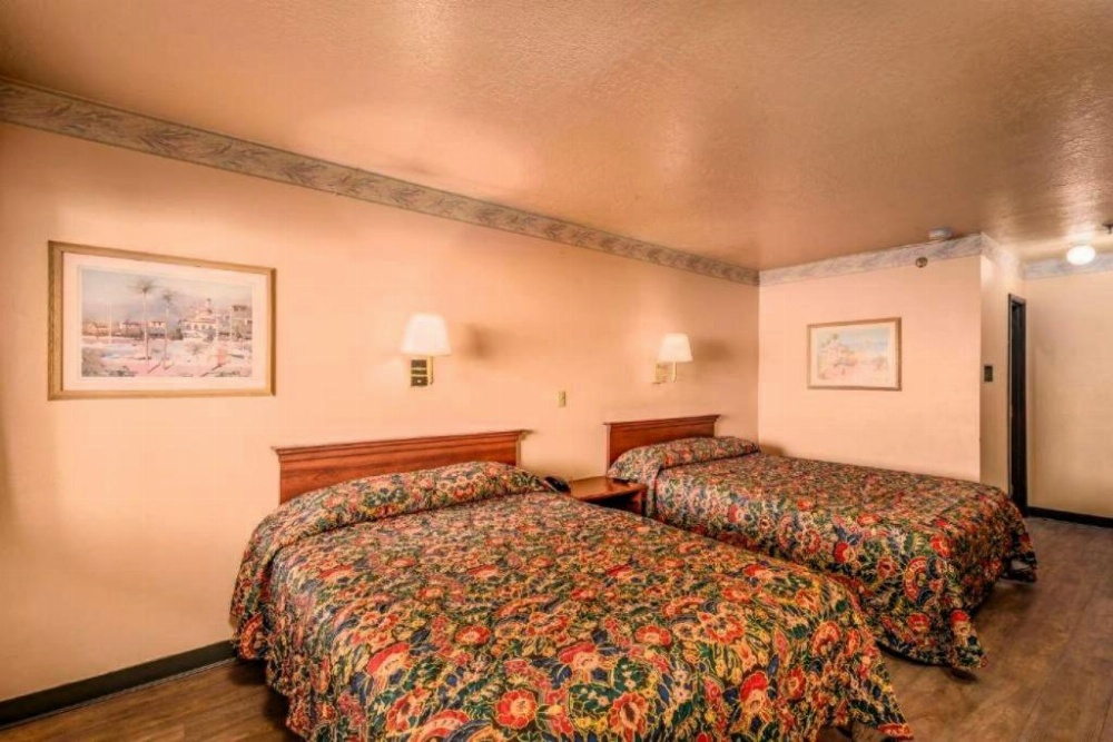 Room image 5